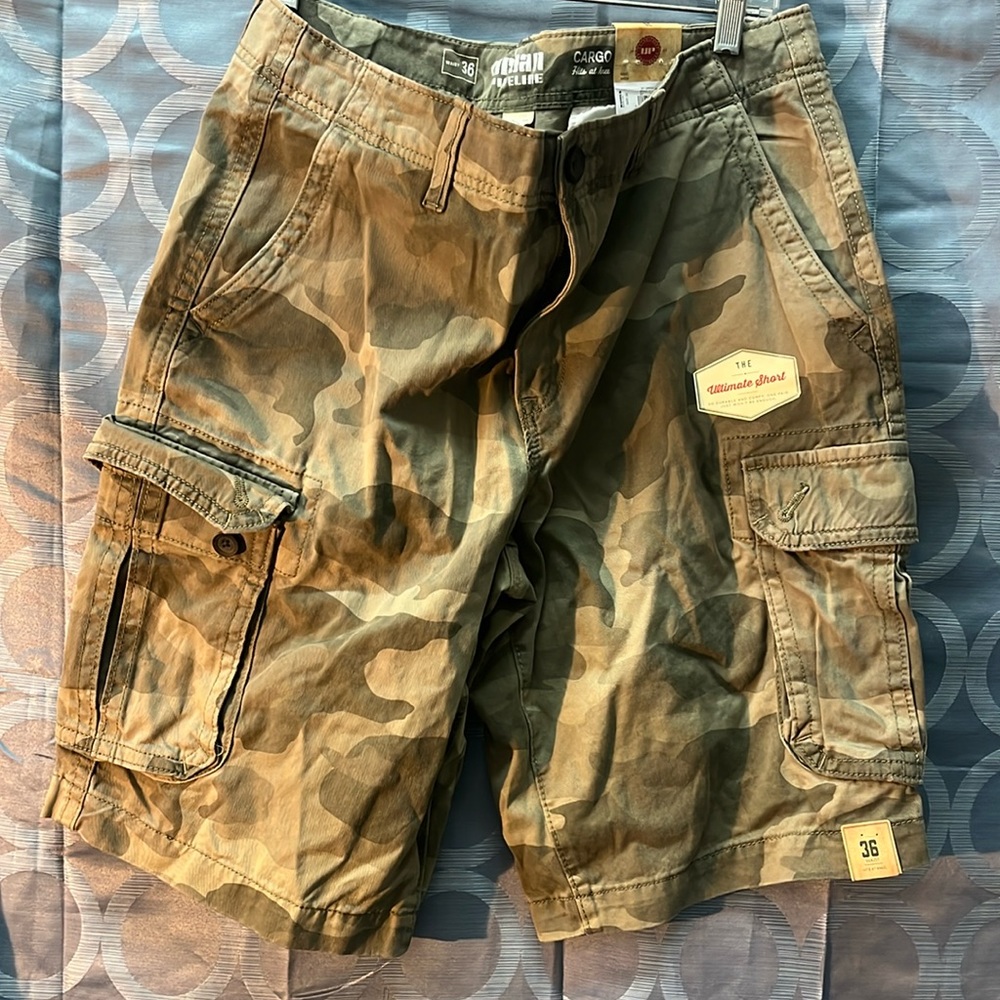 993. Urban Pipeline Cargo shorts size 36 waist